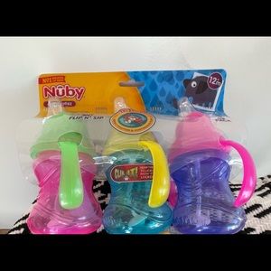 NWT Nuby 3 pack sippy cups works at any angle